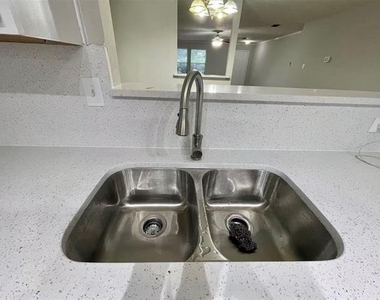 2321 Avalon Creek Way - Photo Thumbnail 7