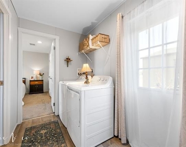 426 Daniel Way - Photo Thumbnail 9