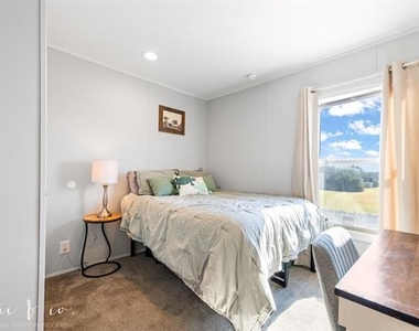426 Daniel Way - Photo Thumbnail 7