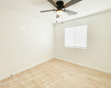 733 S 96th Place - Photo Thumbnail 11