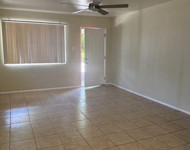 2718 E Glenrosa Avenue - Photo Thumbnail 3