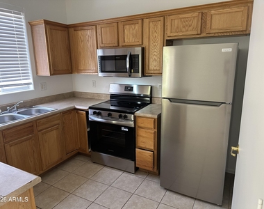 2300 E Magma Road - Photo Thumbnail 6
