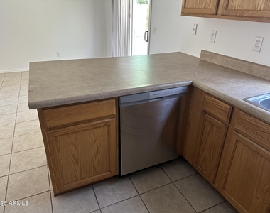 2300 E Magma Road - Photo Thumbnail 7