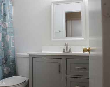 2300 E Magma Road - Photo Thumbnail 12