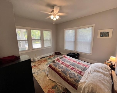 219 Bryan Street - Photo Thumbnail 3