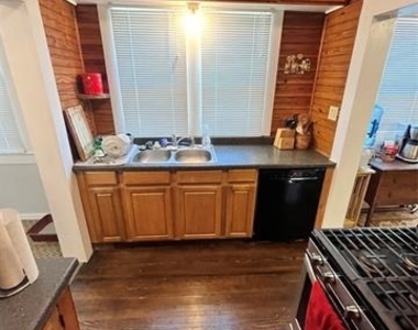 219 Bryan Street - Photo Thumbnail 5