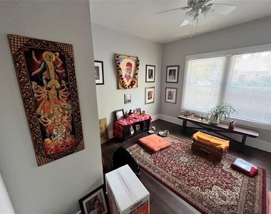 219 Bryan Street - Photo Thumbnail 6