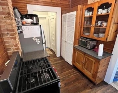 219 Bryan Street - Photo Thumbnail 4