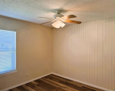 6406 Willow Springs Drive - Photo Thumbnail 9