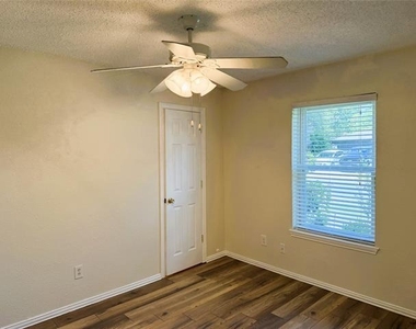 6406 Willow Springs Drive - Photo Thumbnail 11