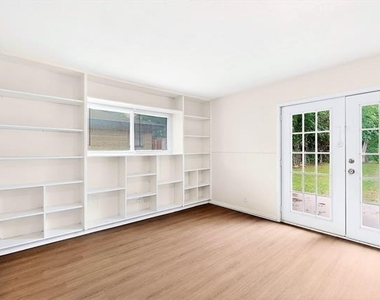 3632 Venice Drive - Photo Thumbnail 5