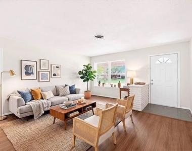 3632 Venice Drive - Photo Thumbnail 3