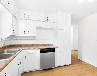 3632 Venice Drive - Photo Thumbnail 14