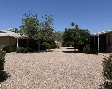 2714 E Glenrosa Avenue - Photo Thumbnail 1
