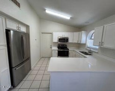 2449 N 125th Lane - Photo Thumbnail 4