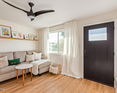 930 E Henry Street - Photo Thumbnail 8