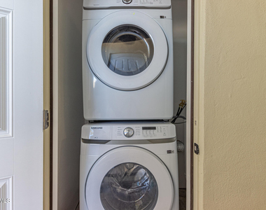 930 E Henry Street - Photo Thumbnail 9