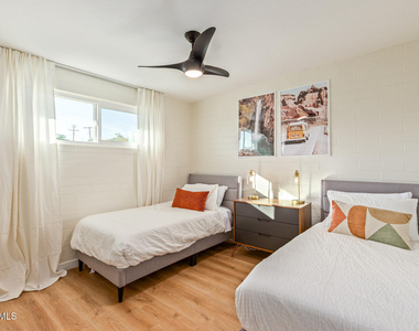 930 E Henry Street - Photo Thumbnail 4