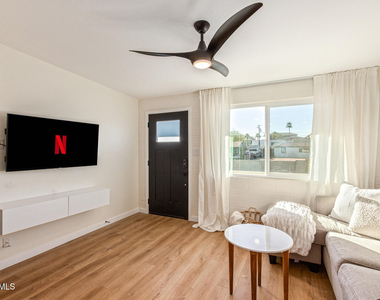 930 E Henry Street - Photo Thumbnail 14