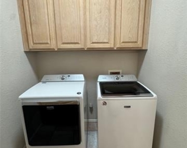 6376 Newport Court - Photo Thumbnail 20