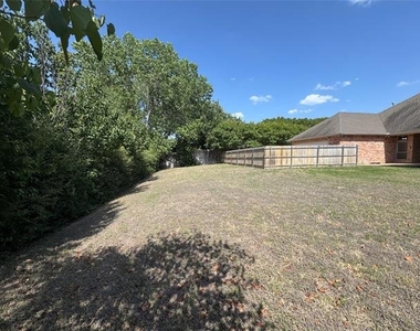 6376 Newport Court - Photo Thumbnail 28