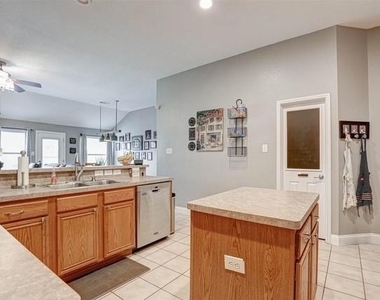 544 Bent Oak Drive - Photo Thumbnail 5