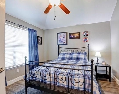 544 Bent Oak Drive - Photo Thumbnail 3