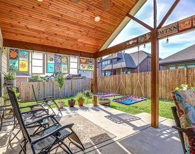 544 Bent Oak Drive - Photo Thumbnail 8