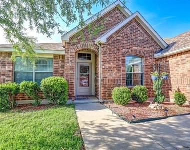 544 Bent Oak Drive - Photo Thumbnail 2