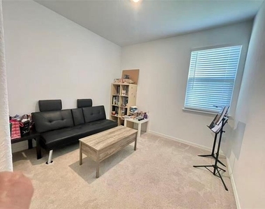 8413 Butterfly Lane - Photo Thumbnail 2