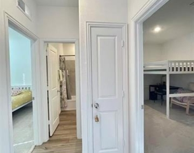8413 Butterfly Lane - Photo Thumbnail 13