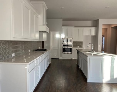 616 New Marion Road - Photo Thumbnail 3