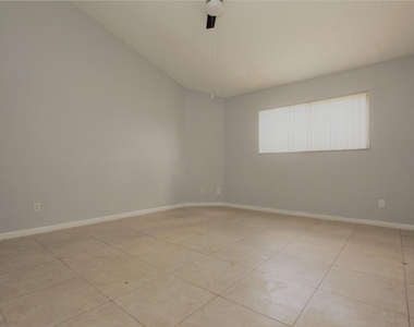 3413 Nw 44th Street - Photo Thumbnail 8