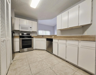 3413 Nw 44th Street - Photo Thumbnail 6