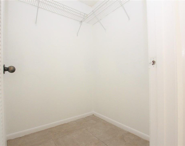 3413 Nw 44th Street - Photo Thumbnail 13