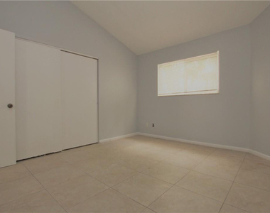 3413 Nw 44th Street - Photo Thumbnail 16