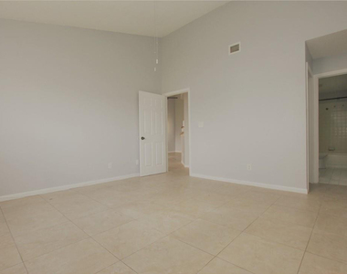 3413 Nw 44th Street - Photo Thumbnail 11