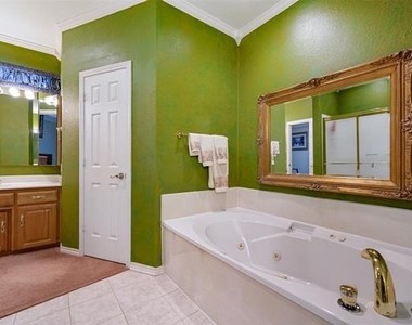 1249 Chandler Circle - Photo Thumbnail 17
