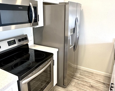 286 W Palomino Drive - Photo Thumbnail 7