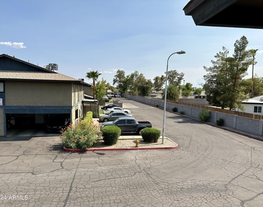 286 W Palomino Drive - Photo Thumbnail 23