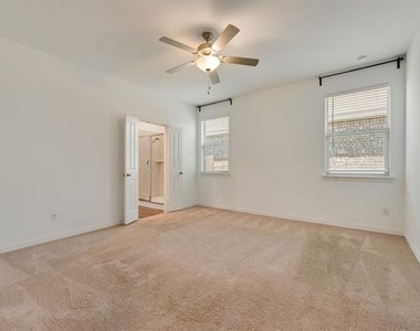 7109 Crepe Myrtle Avenue - Photo Thumbnail 11