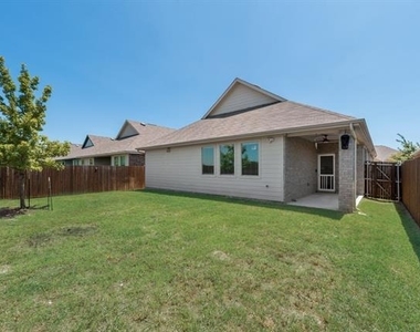 7109 Crepe Myrtle Avenue - Photo Thumbnail 17