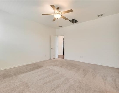 7109 Crepe Myrtle Avenue - Photo Thumbnail 12