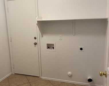 3427 E Derringer Way - Photo Thumbnail 8