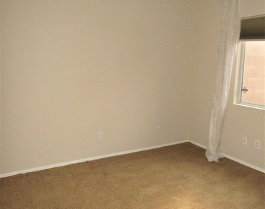 102 W Gail Drive - Photo Thumbnail 16