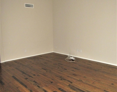 102 W Gail Drive - Photo Thumbnail 3