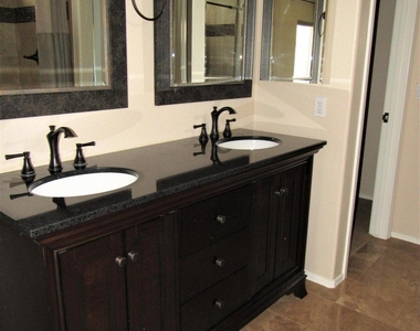 102 W Gail Drive - Photo Thumbnail 12