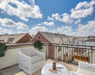 4323 Dickason Avenue - Photo Thumbnail 11