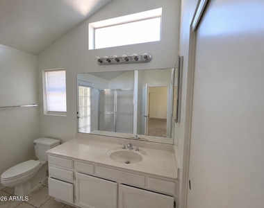 3402 E Oraibi Drive - Photo Thumbnail 11