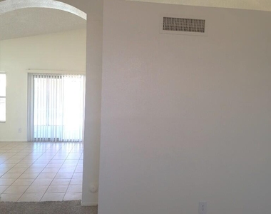 3402 E Oraibi Drive - Photo Thumbnail 6